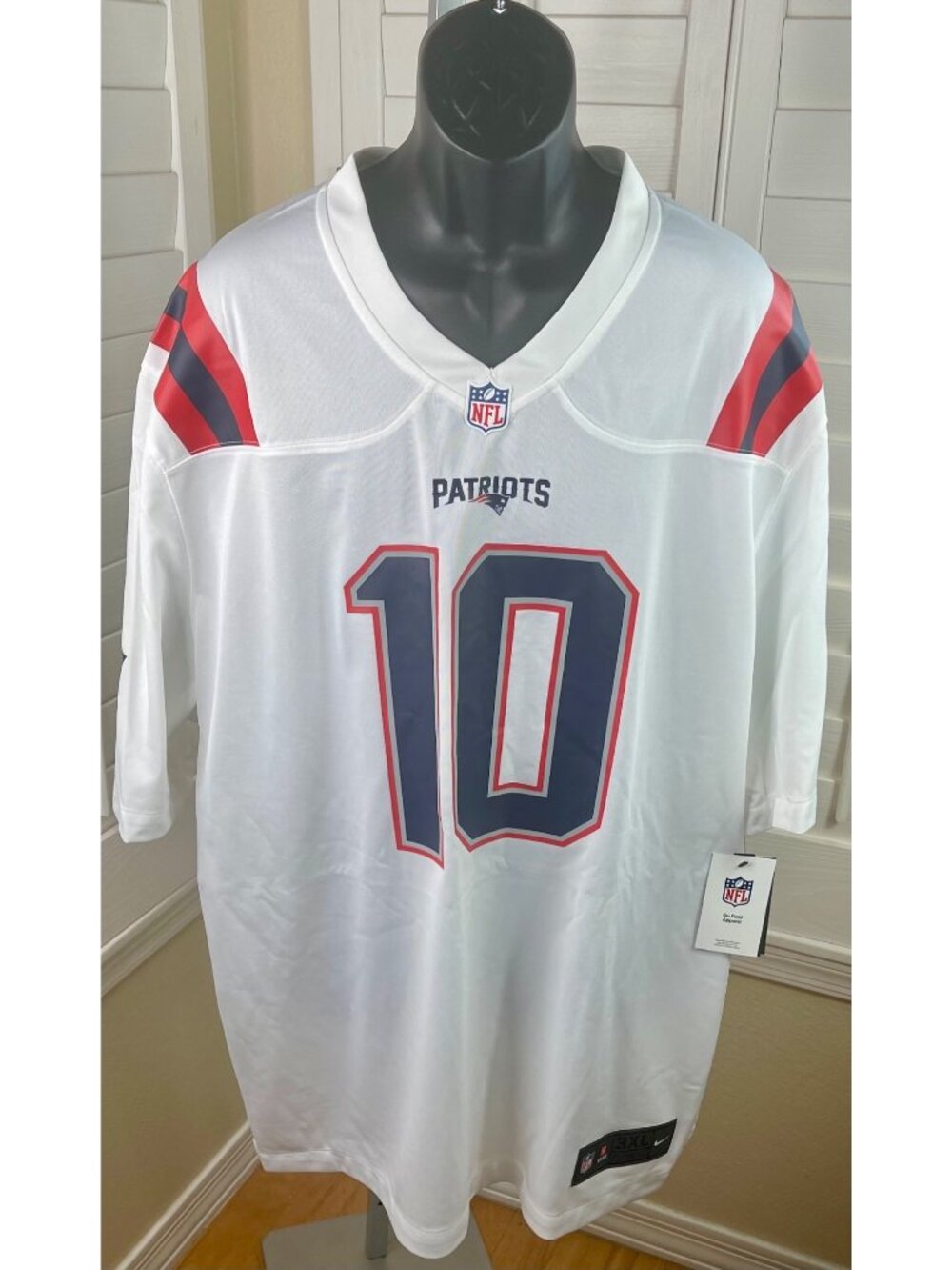 Nike NFL New England Patriots Mac Jones #10 On-Field Football Jersey - Men’s 3XL
